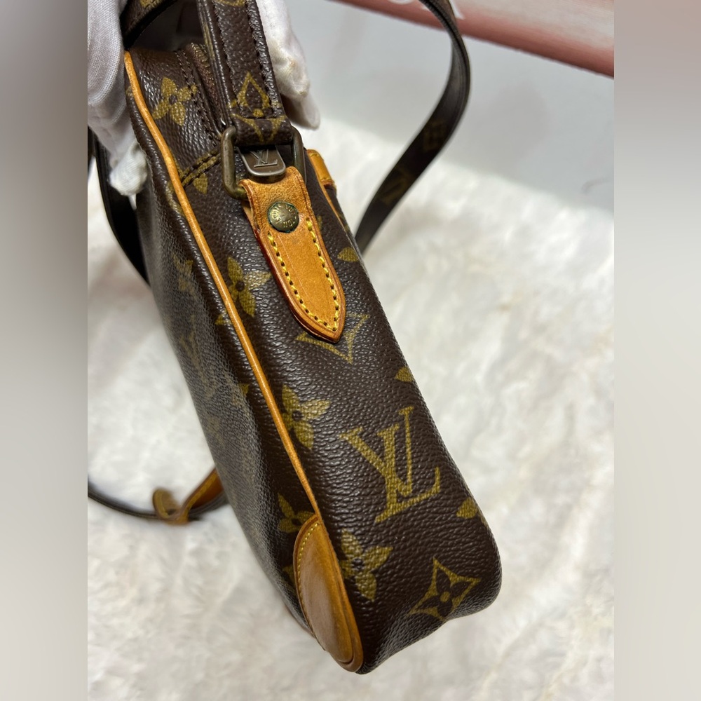 Authentic Vintage Louis Vuitton Monogram Crossbody Bag - Picture 9 of 12